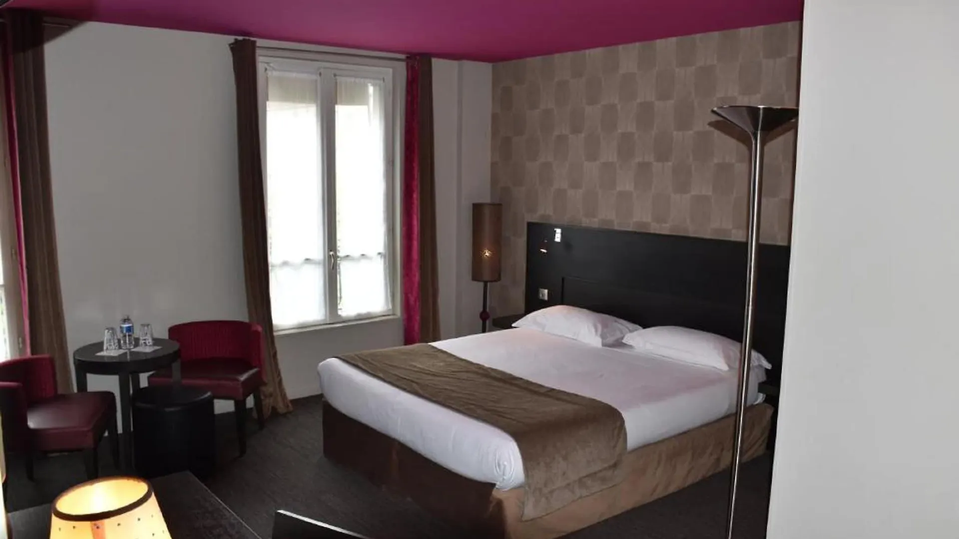 Aéro 3* Paris